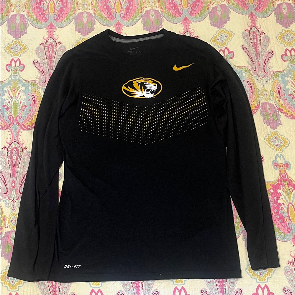 Nike Mizzou Black and Gold Long SleeveTee size men’s XS